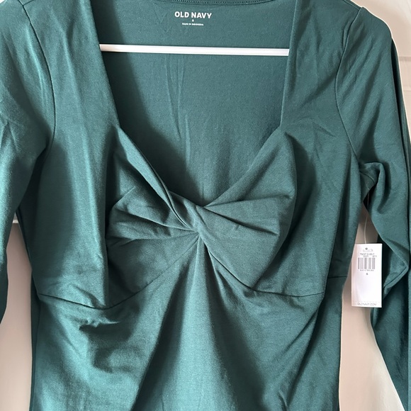 NWT: Long Sleeve Twisted Front V-Neck - Picture 5 of 7